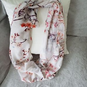 H&M Hoop Scarf